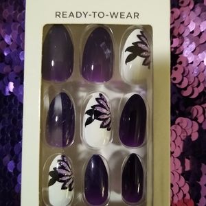 Kiss fashion design ready to wear nails w glue